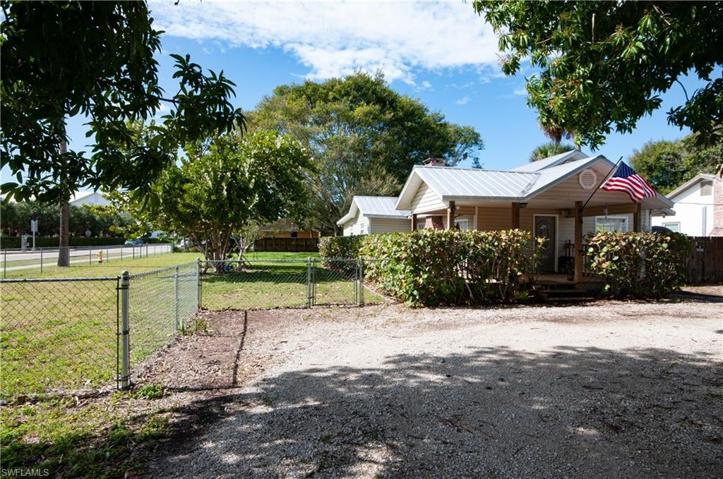 27748  Pullen  AVE, Bonita Springs, FL 34135