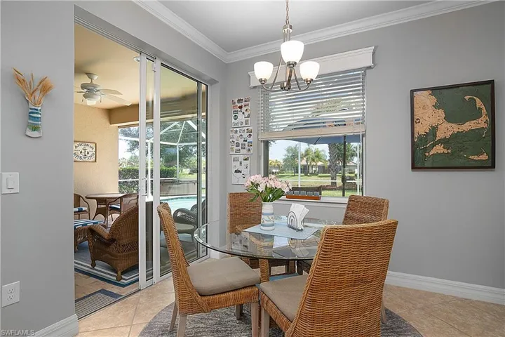 Casual Dining adjacent to Kitchen