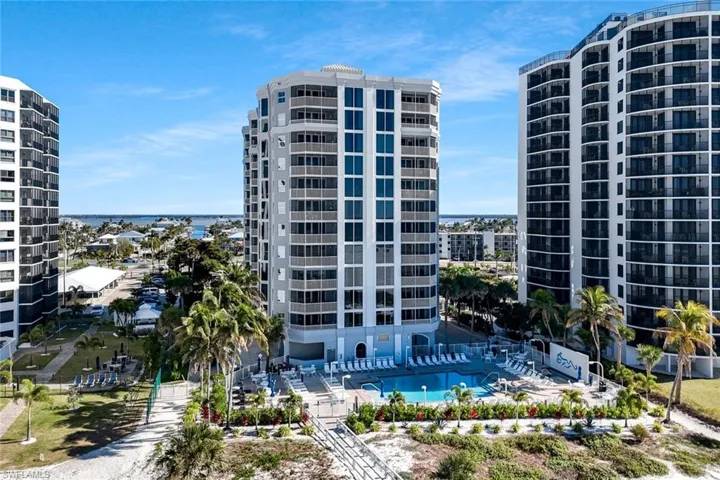 Unobstructed views of the sea!