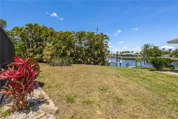 2037 Se 16th St, Cape Coral Fl 33990