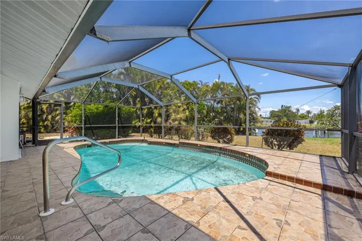 2037 Se 16th St, Cape Coral Fl 33990