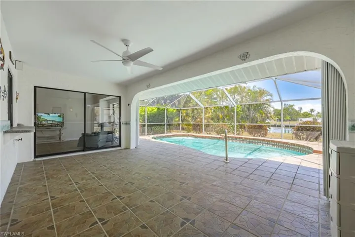 2037 Se 16th St, Cape Coral Fl 33990