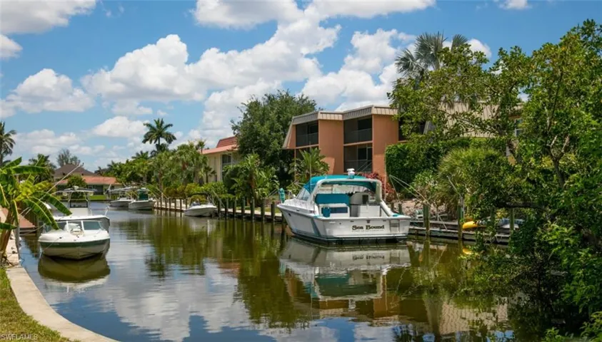 1555 Blue Point Ave 6, Naples, Florida 34102