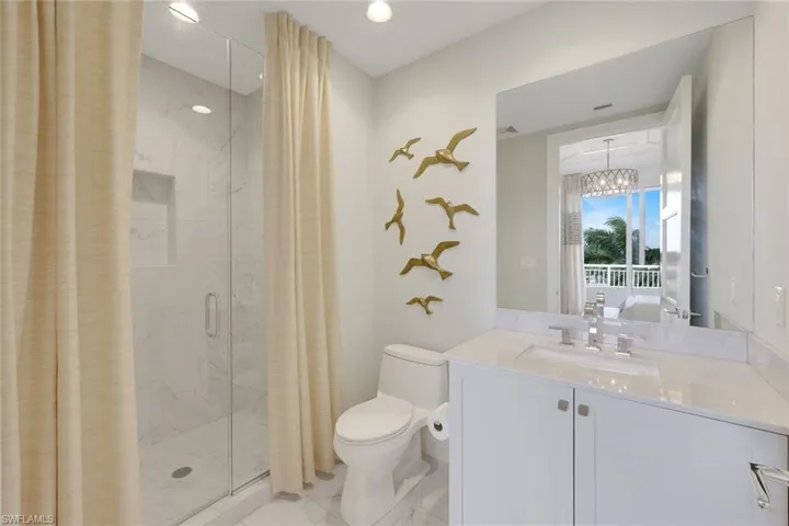 Ensuite guest bathroom with lovely walk-in shower.