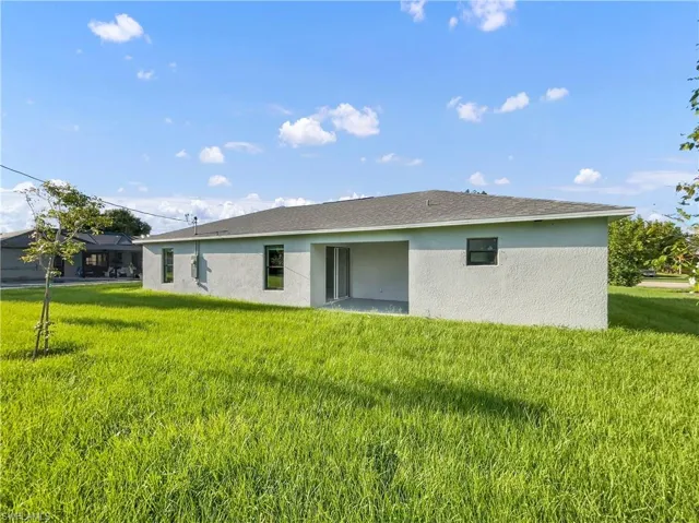 2206  Bolado  PKWY, Cape Coral, FL 33990