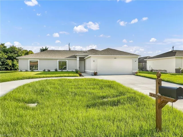2206  Bolado  PKWY, Cape Coral, FL 33990