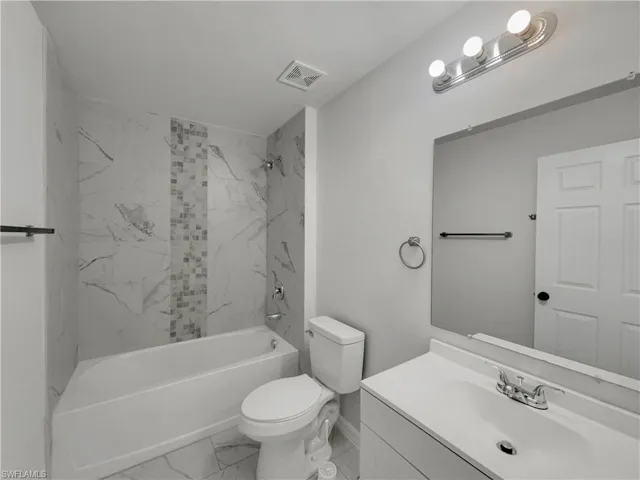 2206  Bolado  PKWY, Cape Coral, FL 33990