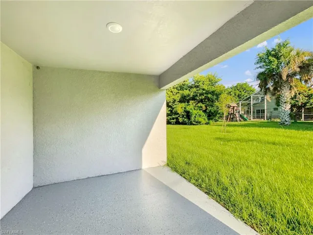 2206  Bolado  PKWY, Cape Coral, FL 33990