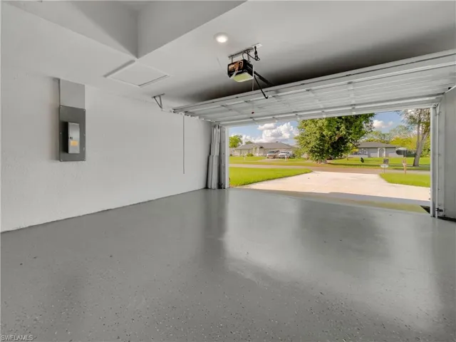 2206  Bolado  PKWY, Cape Coral, FL 33990