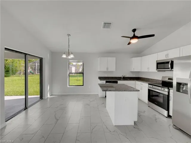 2206  Bolado  PKWY, Cape Coral, FL 33990