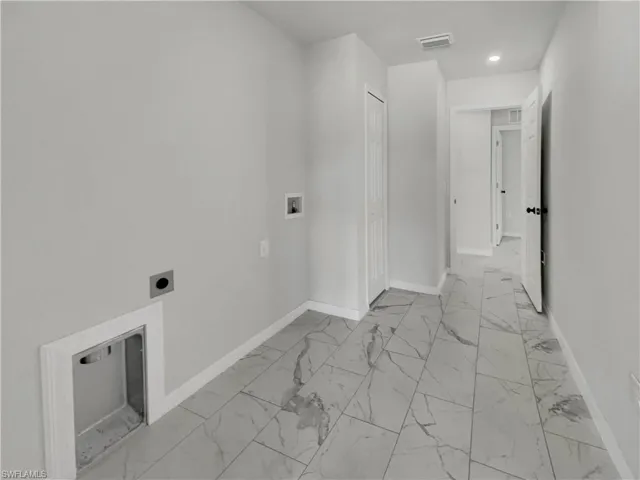 2206  Bolado  PKWY, Cape Coral, FL 33990