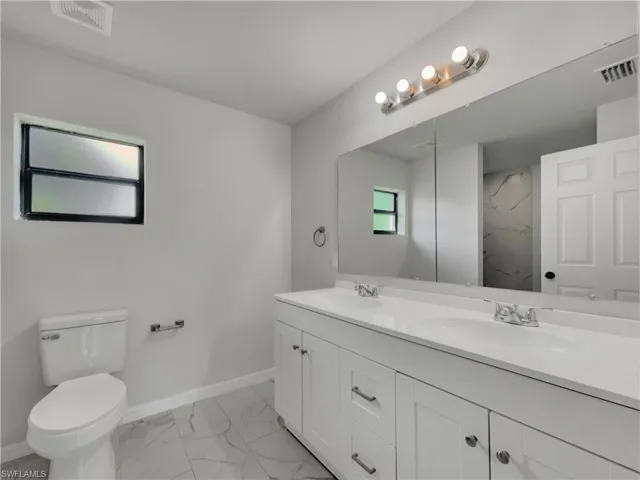 2206  Bolado  PKWY, Cape Coral, FL 33990