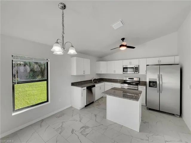 2206  Bolado  PKWY, Cape Coral, FL 33990