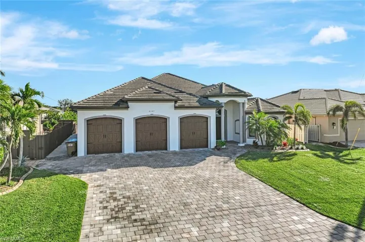 3 Car Garage w/ 12 ft Ceilings