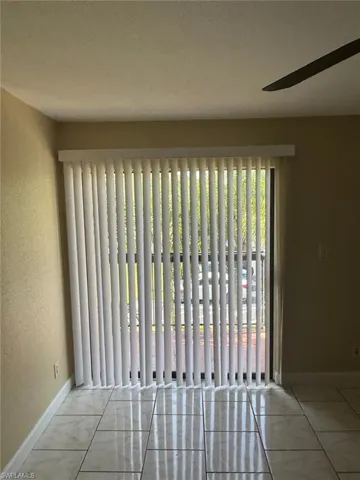 Detailed view of baseboards