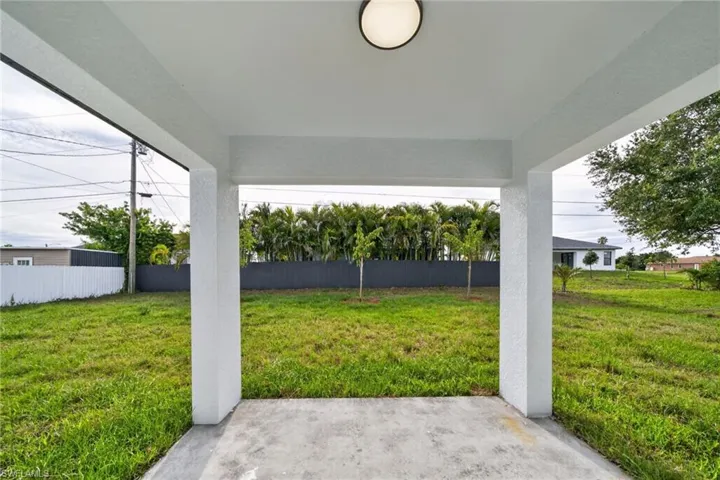1513 Ne 13th Ave, Cape Coral, Florida 33909