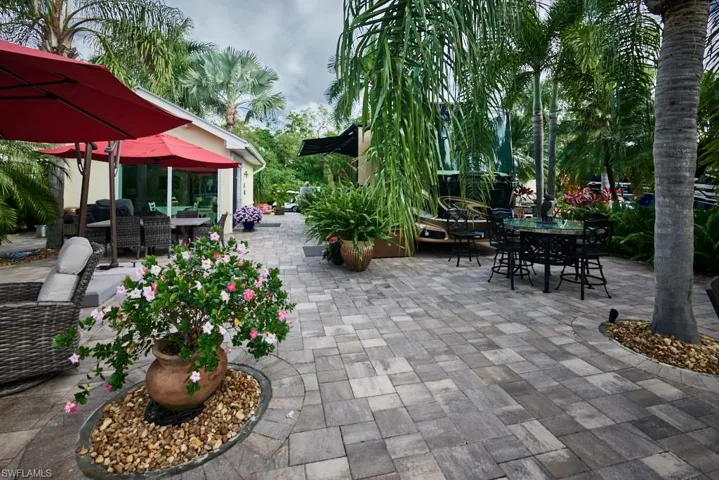 View of patio / terrace with an outdoor hangout area
