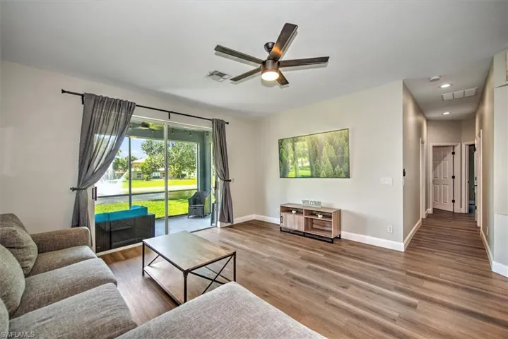 11236  Cypress Tree  CIR, Fort Myers, FL 33913