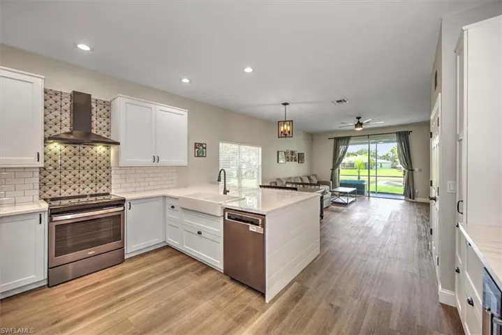 11236  Cypress Tree  CIR, Fort Myers, FL 33913