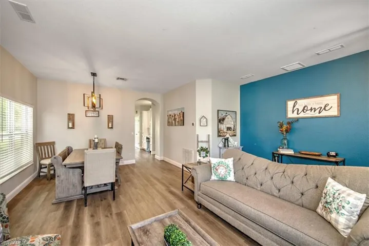11236  Cypress Tree  CIR, Fort Myers, FL 33913