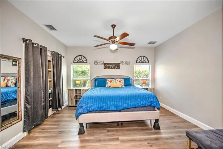 11236  Cypress Tree  CIR, Fort Myers, FL 33913