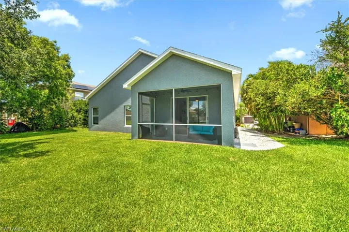 11236  Cypress Tree  CIR, Fort Myers, FL 33913