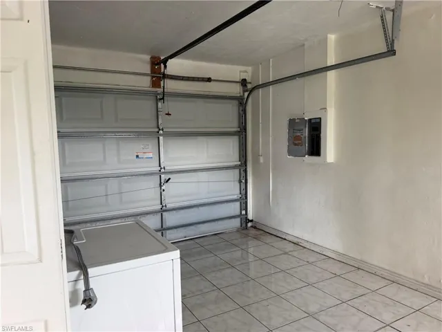 4143 Country Club Blvd, Cape Coral, Florida 33904