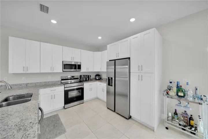 405 Nw 10th St, Cape Coral, Florida 33993