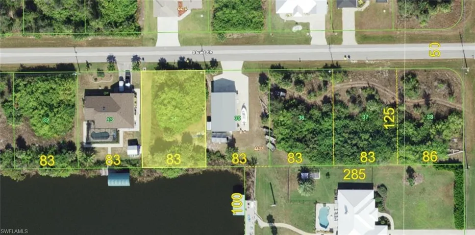 Waterfront parcel with direct canal access