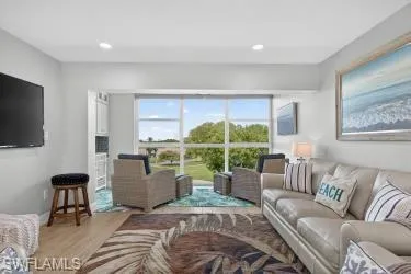 6220  Augusta  DR, Fort Myers, FL 33907