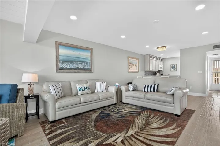 6220  Augusta  DR, Fort Myers, FL 33907