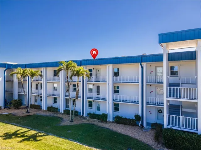 View of apartment building / complex