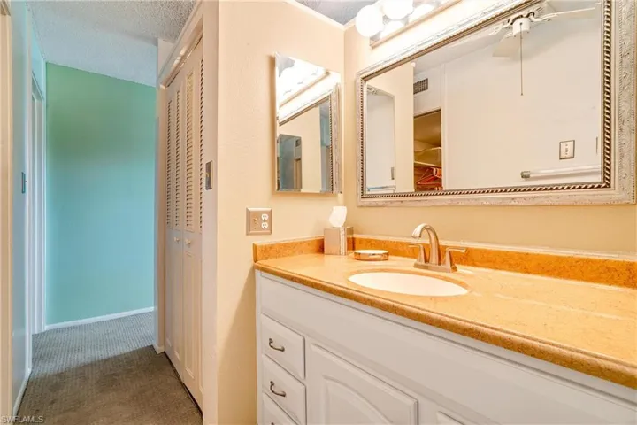 5959 Winkler Rd # 320, Fort Myers Fl 33919
