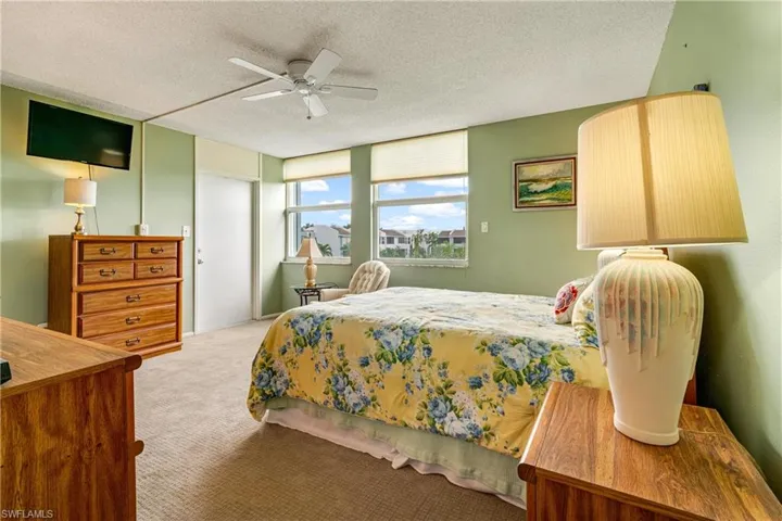 5959 Winkler Rd # 320, Fort Myers Fl 33919