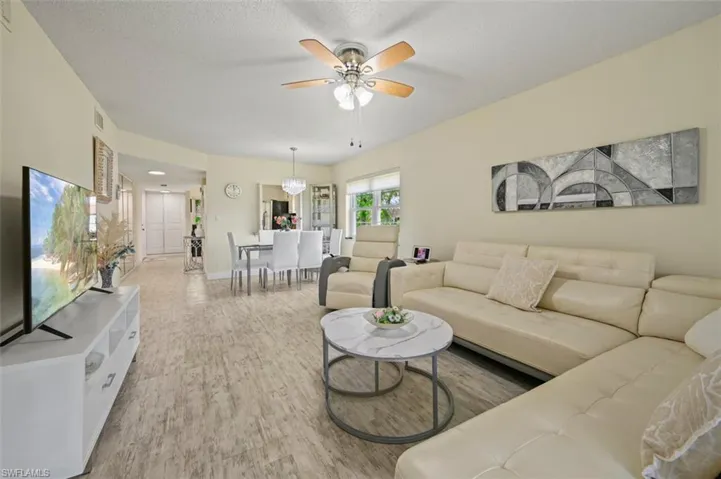 1055  Forest Lakes  DR, Naples, FL 34105