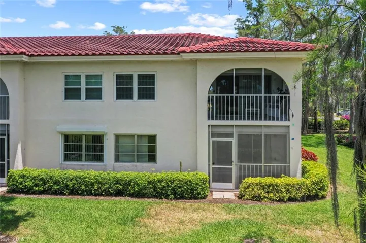 1055  Forest Lakes  DR, Naples, FL 34105