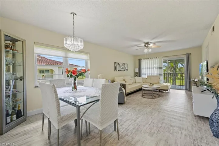 1055  Forest Lakes  DR, Naples, FL 34105