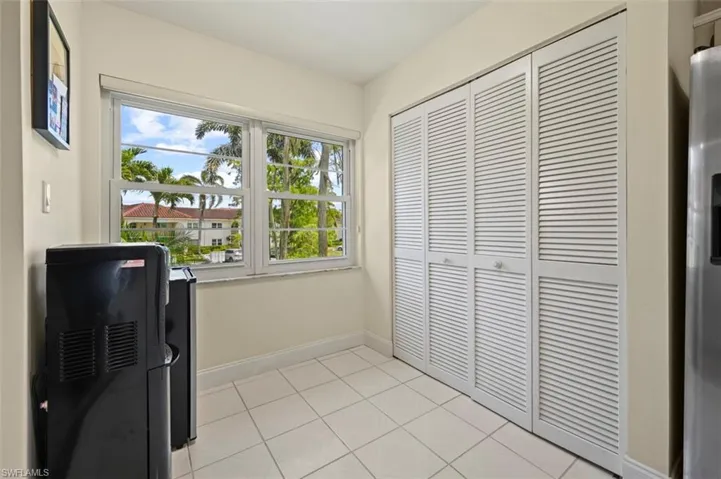 1055  Forest Lakes  DR, Naples, FL 34105