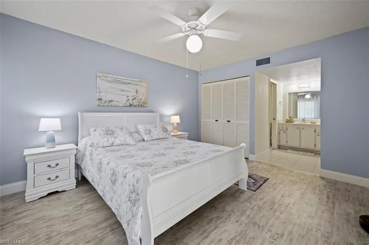 1055  Forest Lakes  DR, Naples, FL 34105