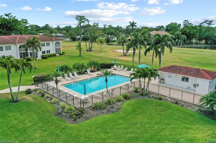 1055  Forest Lakes  DR, Naples, FL 34105