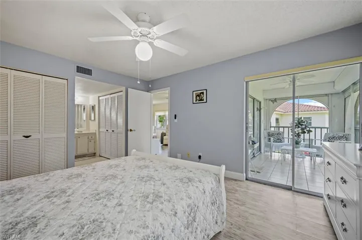 1055  Forest Lakes  DR, Naples, FL 34105