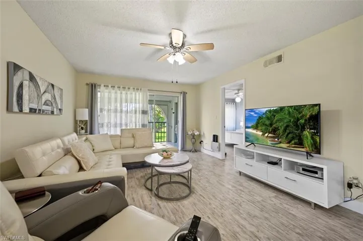 1055  Forest Lakes  DR, Naples, FL 34105
