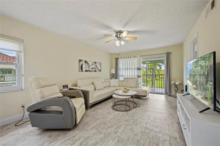 1055  Forest Lakes  DR, Naples, FL 34105