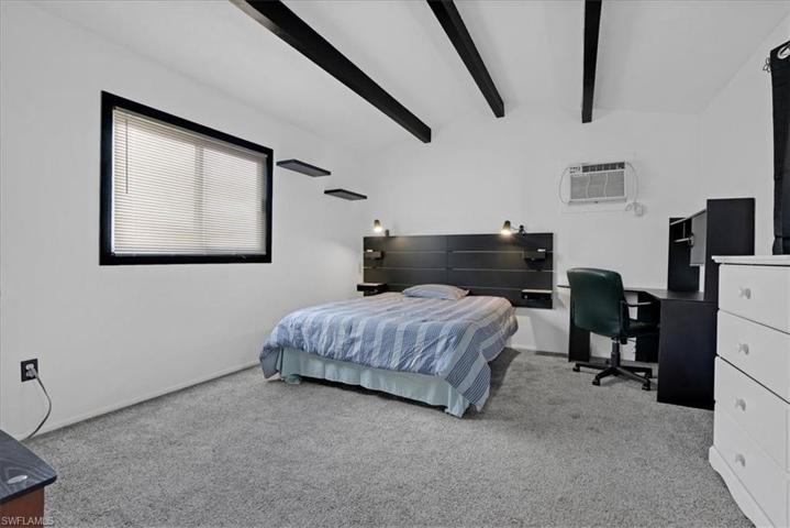 Upstairs Master Suite