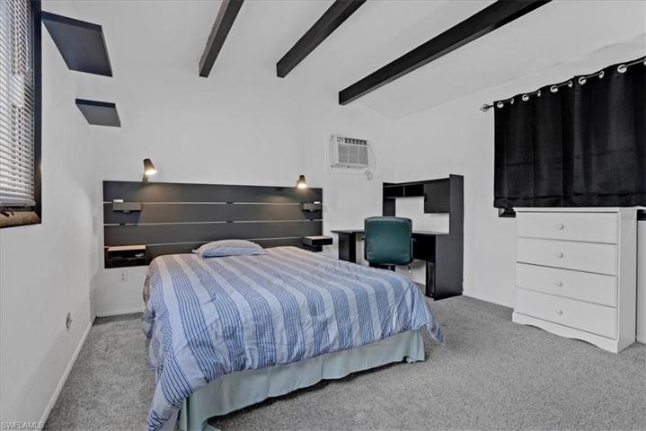 Upstairs Master Suite