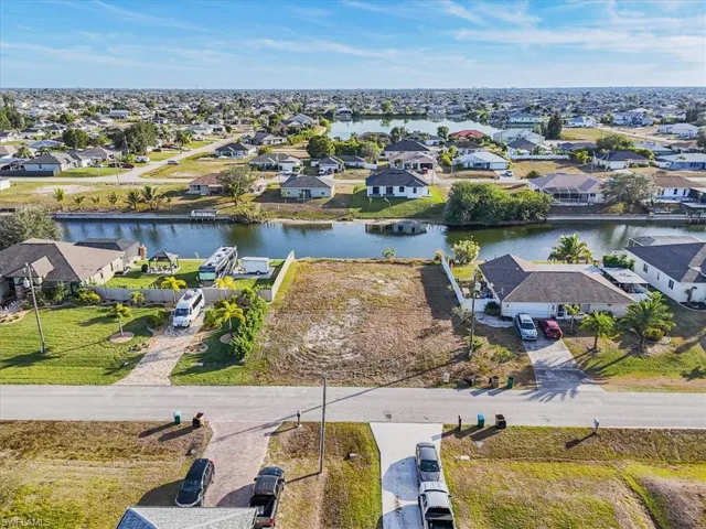 322 Ne 20th St, Cape Coral, Florida 33909