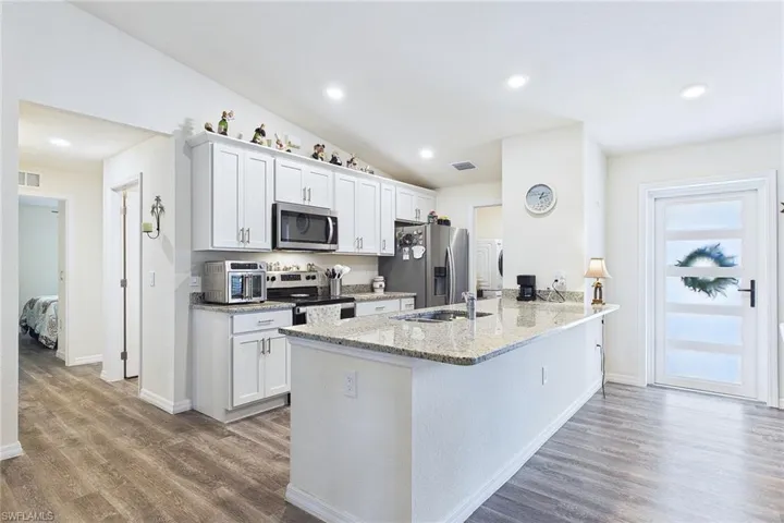 3008 Redwood Ln, Labelle, Florida 33935