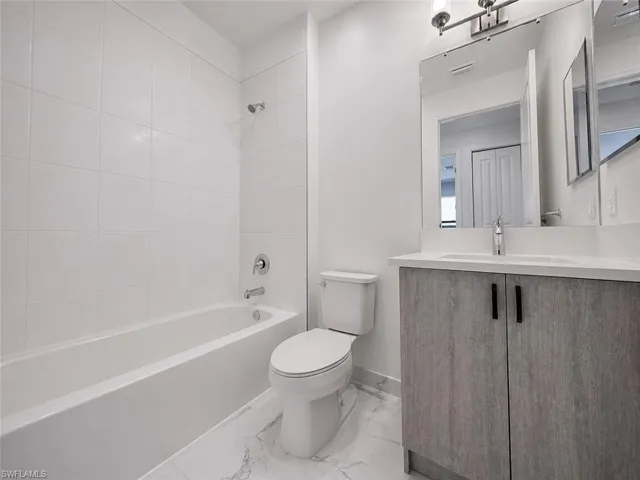 12236 Red Pine Pl, Estero, Florida 33928