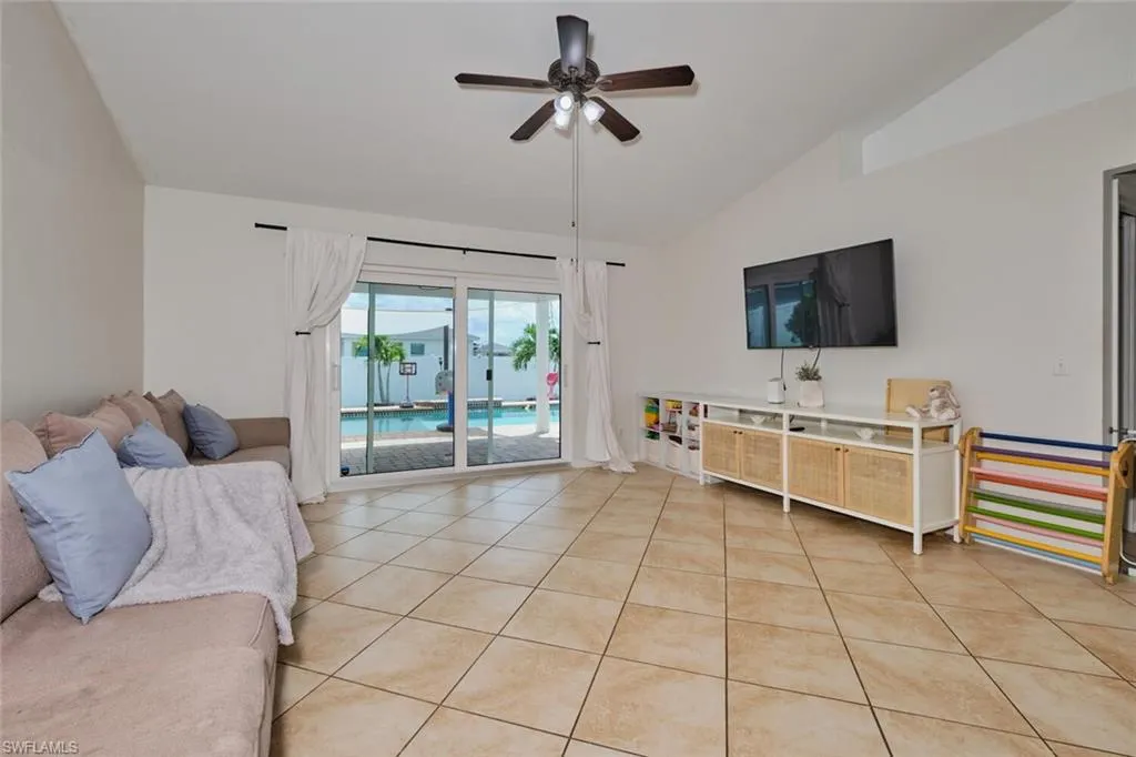 2309 10th AVE, Cape Coral, FL 33993,224071011