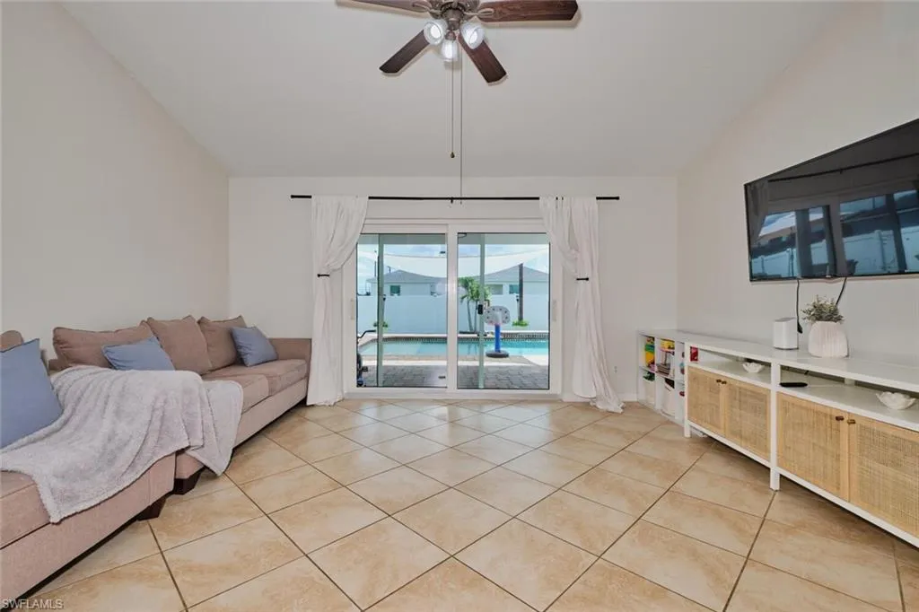 2309 10th AVE, Cape Coral, FL 33993,224071011